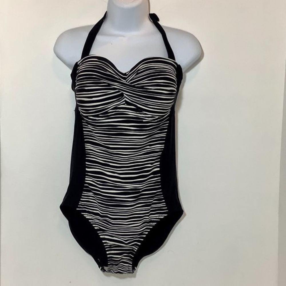 Swim suit